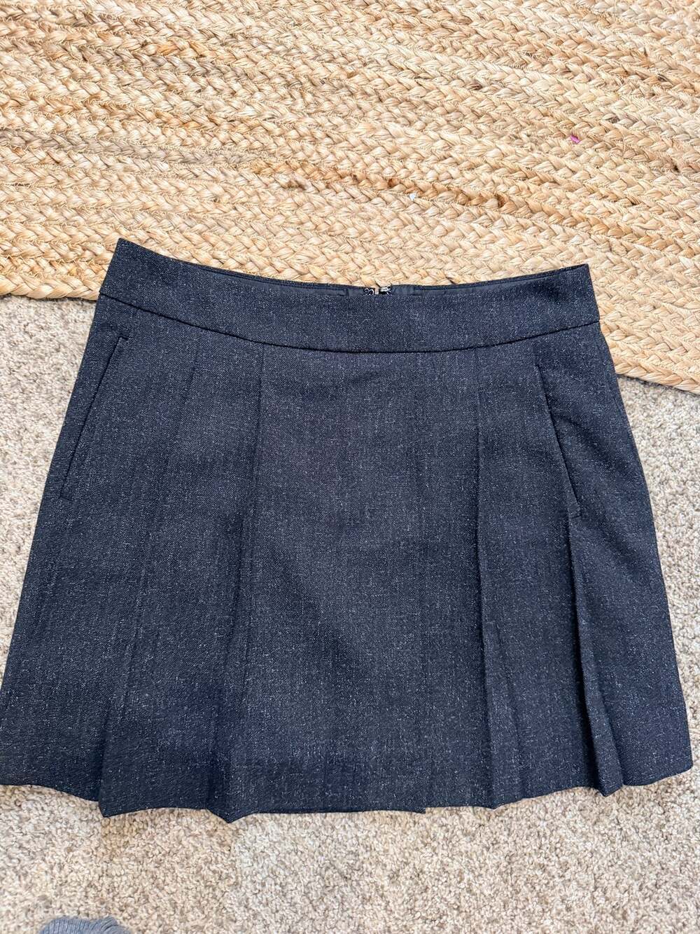 Gap Pleated skirt gray euc 6 pockets mini 3653